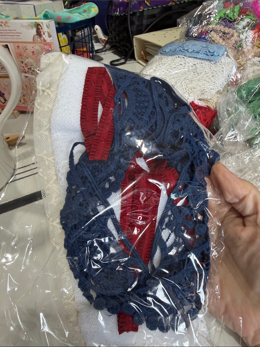 Large Lot of Ribbon and Appliqués - Picture 3 of 11